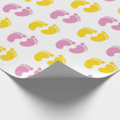 WEISS MIT PINK & GELBE BABY FEET GESCHENKPAPIER (Ecke)
