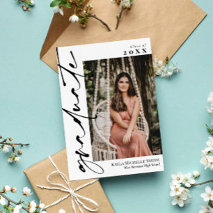 Weiß mit Schwarz-Kalligrafie-Foto-Abschluss Einladung