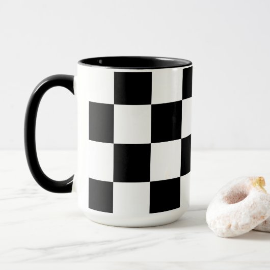 Weiß mit schwarzem Quadrat Muster 15 oz Combo Tasse (Mit Donut)