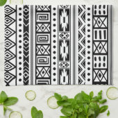 Weiß mit schwarzem Tribal-Ikat Nahtloses Muster Geschirrtuch (Gefaltet)
