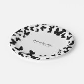 Weiß mit schwarzen Schmetterlingen Custom Chic Par Pappteller (Schrägansicht)