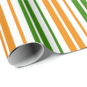 Weiß Orange Grün Vertikales Streifendesign Geschenkpapier (Rolleneckpunkt)