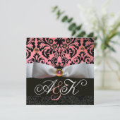 WEISS RIBBON PINK SCHWARZES DAMASK-MONOGRAMM EINLADUNG (Stehend Vorderseite)