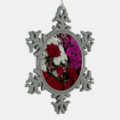 Weiß, Rosa und Rote Dianthus Schneeflocken Zinn-Ornament (Links)