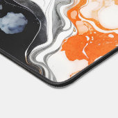 Weiß Schwarz und Orange Schreibtischunterlage (Ecke)