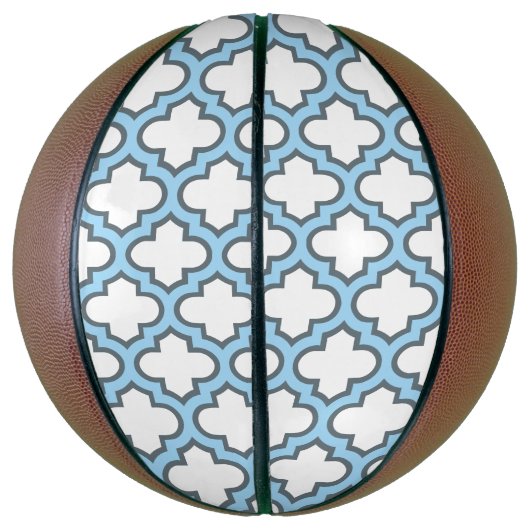 Weiß und Baby Blue Trellis, Gitter, Quatrefolie Basketball (Vertikal)