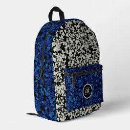 Weiß und blau blühende Blumen, schwarzer Hintergru Bedruckter Rucksack