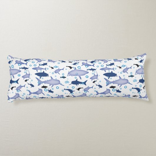 Weiß und blau wiederholendes Motiv | Shark Pattern Seitenschläferkissen (Rückseite)