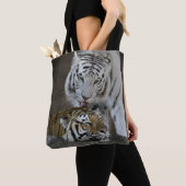 Weiß und Brown-Tiger-Stillstehen Tasche (Von Nahem)