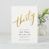 Weiß und Gold Minimalistisch Elegant 30. Geburtsta Einladung (Stehend Vorderseite)