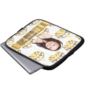 Weiß und Goldkronenmuster personalisiert Laptopschutzhülle