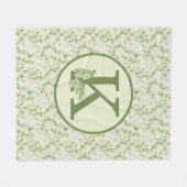WEISS UND GRÜNES MONOGRAMM K FLEECEDECKE (Vorderseite (Horizontal))