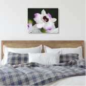 Weiß und Lila Leinwanddruck (Insitu (Schlafzimmer))