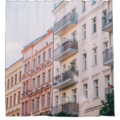 WEISS UND PINK GEBÄUDE DUSCHVORHANG (Vorderseite)