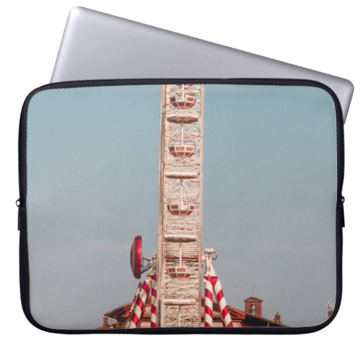 WEISS UND ROT FENSTER LAPTOPSCHUTZHÜLLE (Vorderseite)