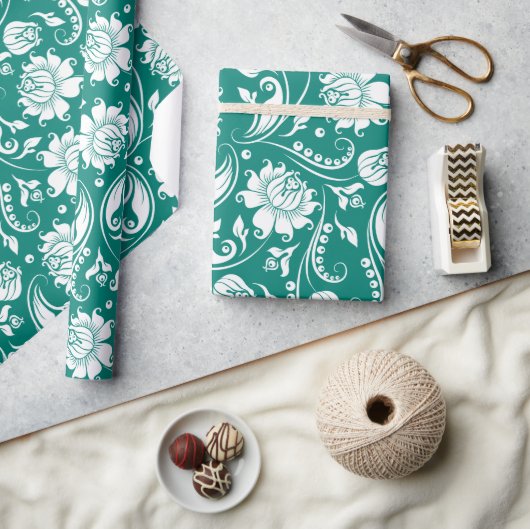 Weiß und türkisblau geblümte Damastmuster Geschenkpapier (Kunsthandwerk)