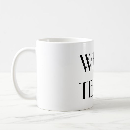 Weiß zerreißt Tasse im extravaganten Text (Links)