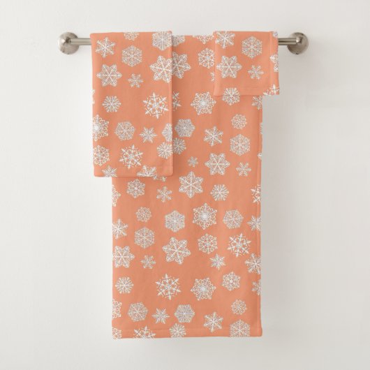 Weiße 3-D-Schneeflocken auf pfirsichfarbenem Hinte Badhandtuch Set (Insitu)