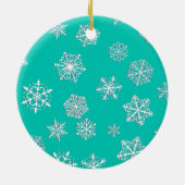 Weiße 3-D-Schneeflocken auf türkisfarbenem Hinterg Keramik Ornament (Hinten)