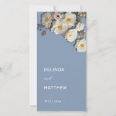 Weiße 3D-Rosen Dusty Blue | Hochzeitsprogramm (Vorderseite)
