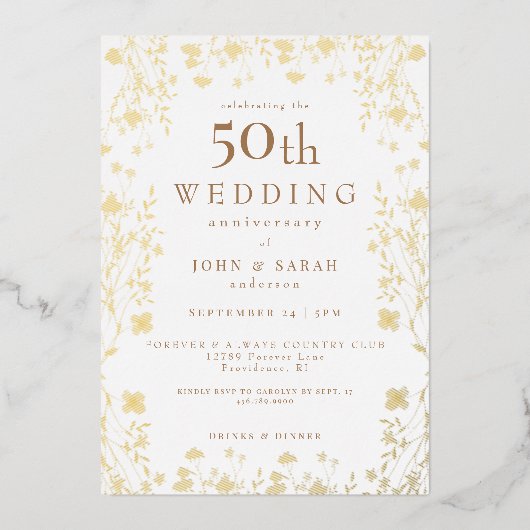 Weiße 50. Hochzeit Jubiläum Gold Floral Folieneinladung (Vorderseite)