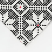 Weiße abgeschiedene Spitze auf schwarzem Hintergru Fleecedecke (Ecke)