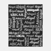 Weiße ABIGAIL-Bezeichnung auf schwarz Fleecedecke (Vorderseite)