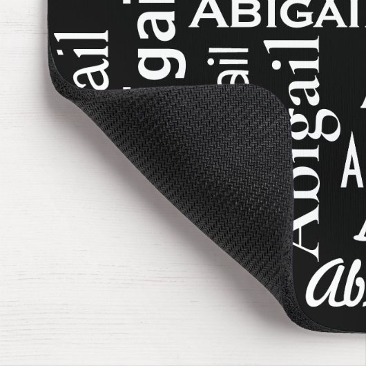 Weiße ABIGAIL-Bezeichnung auf schwarz Mousepad (Ecke)