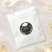 Weiße Abschlusskappe und Lorbeer-Abschlussfeier Geschenktütchen (Ausgeschnitten)
