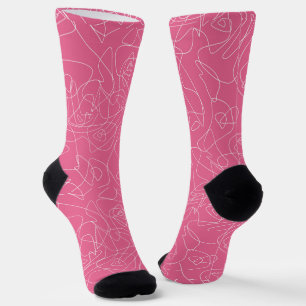 Weiße abstrakte Kritzeleien auf rosa Hintergrund Socken