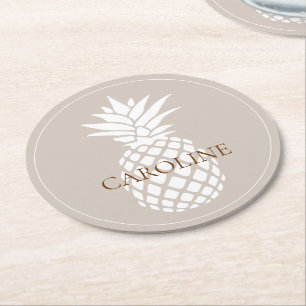 Weiße Ananas im Prep-Stil auf Beige Runder Pappuntersetzer