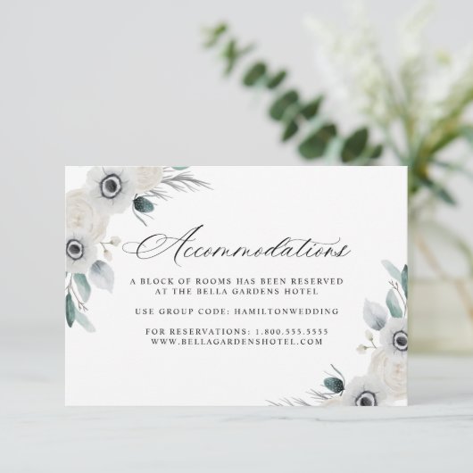 Weiße Anemonen und Rose Hotelunterkünfte Begleitkarte (Stehend Vorderseite)
