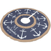 Weiße Anker und Name der braunen Seidenfamilie Polyester Weihnachtsbaumdecke (Schrägansicht)