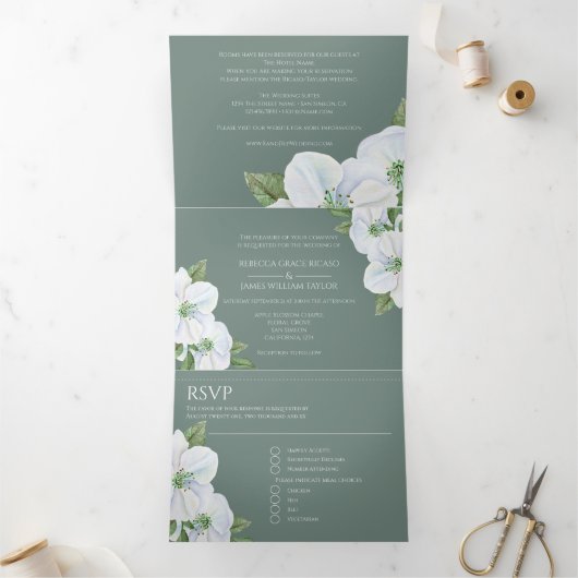 Weiße Apfelblüte in einer Einladung zur Hochzeit (Innenseite)