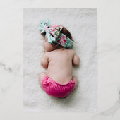 Weiße Aquarellblumen-Blätter rahmen Taufe Folieneinladung (Rückseite)