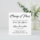 Weiße, aufgeschobene Hochzeitänderung Einladung (Stehend Vorderseite)