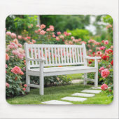 Weiße Bank im Sommer Rose Garten Mousepad (Vorne)
