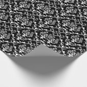 Weiße barocke Damaskus Custom Black Background Geschenkpapier (Ecke)