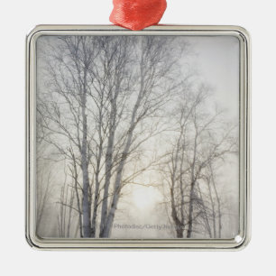 Weiße Bäume an einem Snowy-Tag Ornament Aus Metall