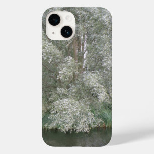Weiße Bäume und Flusslandschaft Case-Mate iPhone Hülle