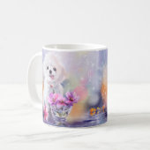 Weiße Bichon-Welpe und Blume in einer Vase Kaffeetasse (Vorderseite Links)