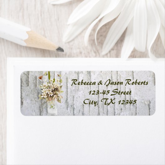 Weiße Birkenhochzeit in rustikaler Wildblume (Insitu)