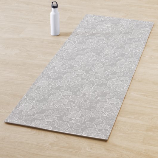 Weiße Blätter auf Silbergrau Yogamatte (Beispiel)