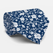 Weiße, blühende Socken mit weißem Hintergrund Krawatte (Gerollt)