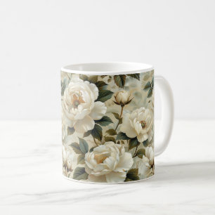 Weiße Blume auf cremefarbenem Hintergrund. Kaffeetasse