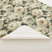 Weiße Blume auf cremefarbenem Hintergrund. Sherpadecke (3/4)