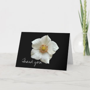 WEISSE BLUME AUF DER SCHWARZKARTE: Vielen Dank. Dankeskarte