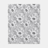 Weiße Blume auf hellgrau. Fleecedecke (Vorderseite)