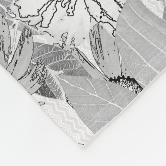 Weiße Blume auf hellgrau. Fleecedecke (Ecke)