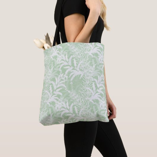 Weiße Blume auf hellgrün. Tasche (Von Nahem)